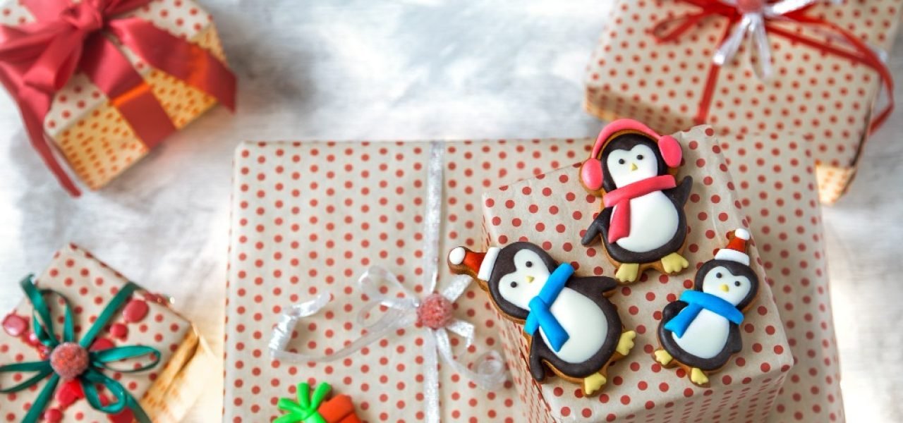 How to Avoid Duplicate Christmas Gifts When Everyone Is Shopping for the Same 4-Year-Old